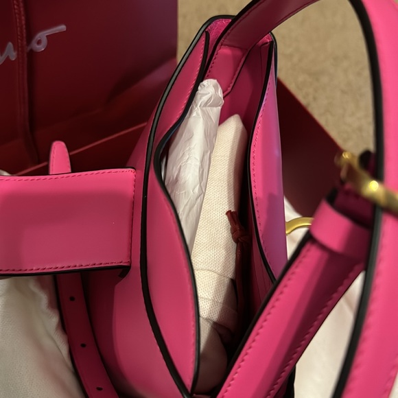 Authentic Salvatore Ferragamo Trifolio Shoulder Leather Bag - Picture 6 of 7